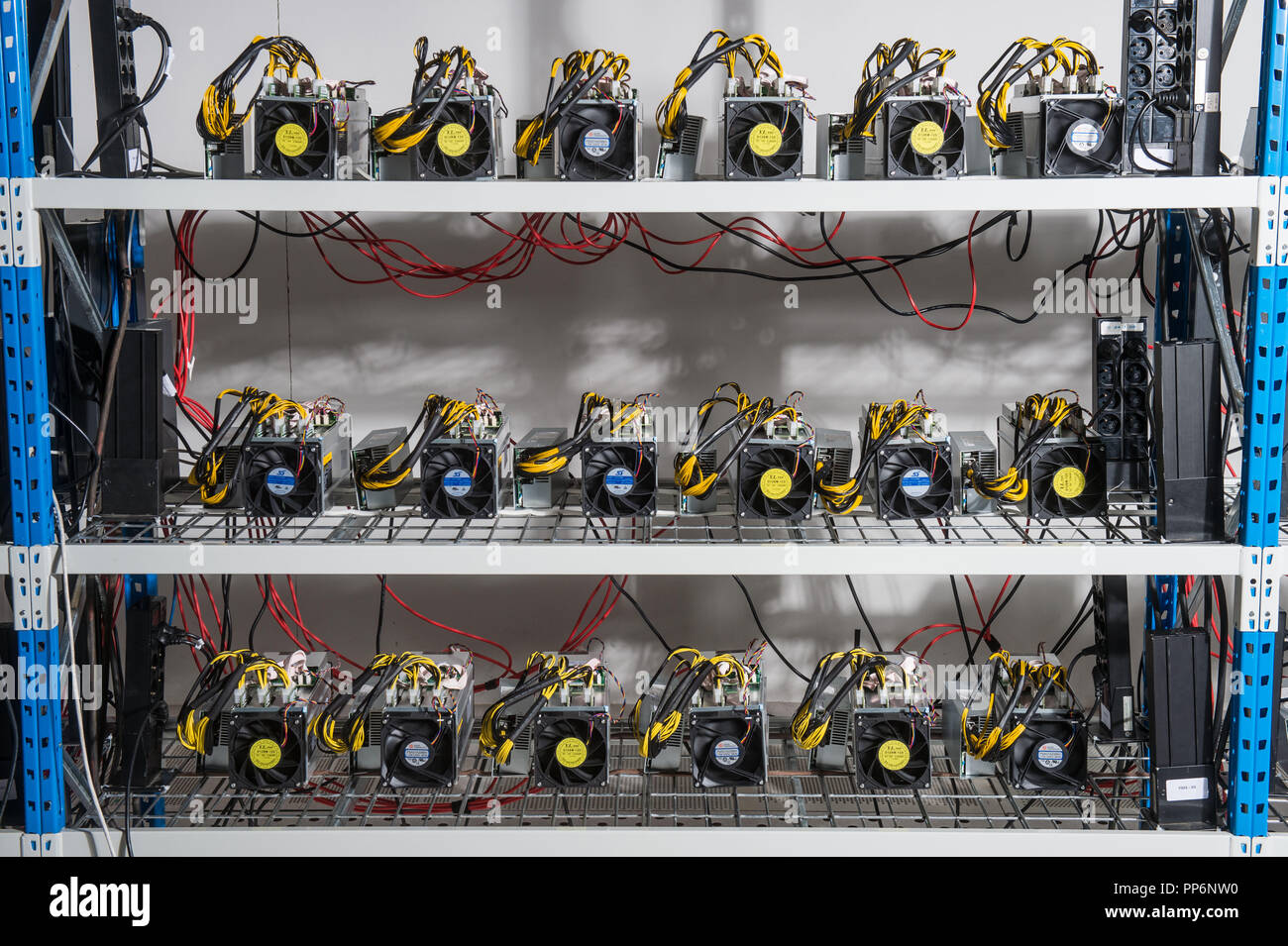 Bitcoin Mining Farm Stockfotos Bitcoin Mining Farm Bilder Alamy - 